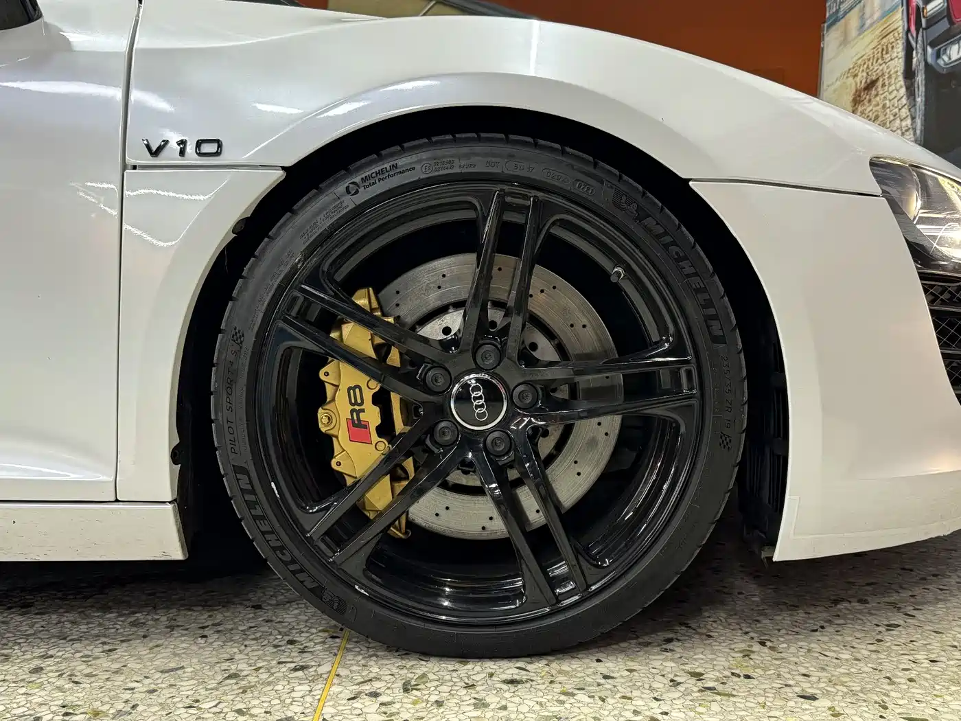 Audi R8 2007 4.2 FSI quattro фото 13