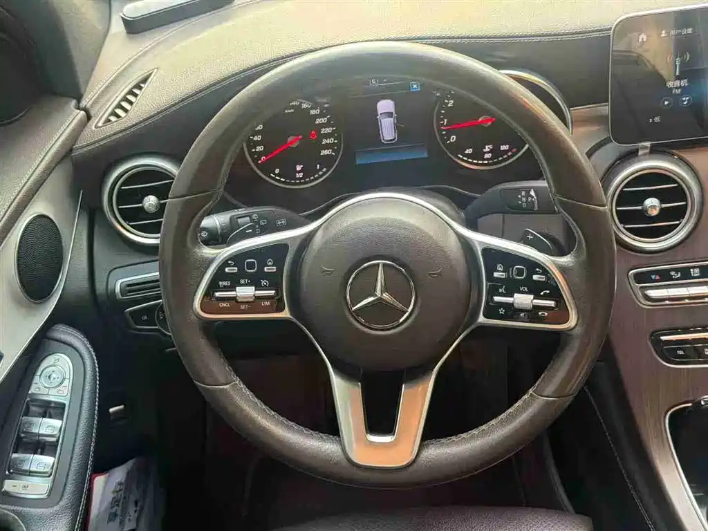 Mercedes-Benz GLC 2020 GLC 260 L 4MATIC Dynamic фото 5