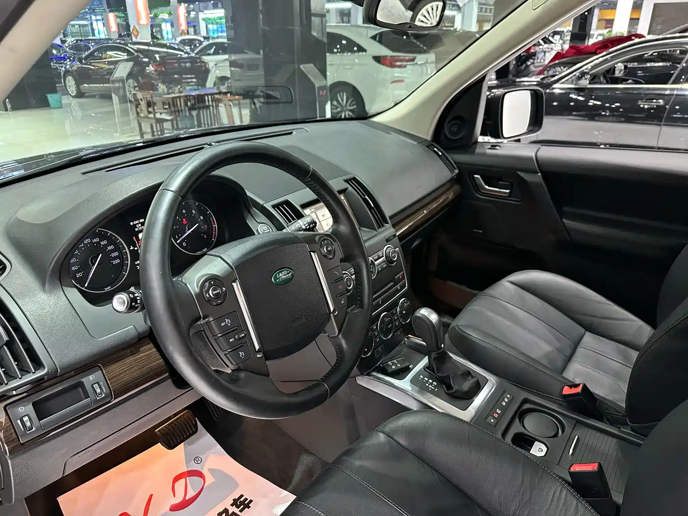 Land Rover Freelander 2 2013 2.0T Si4 SE Petrol Version фото 5