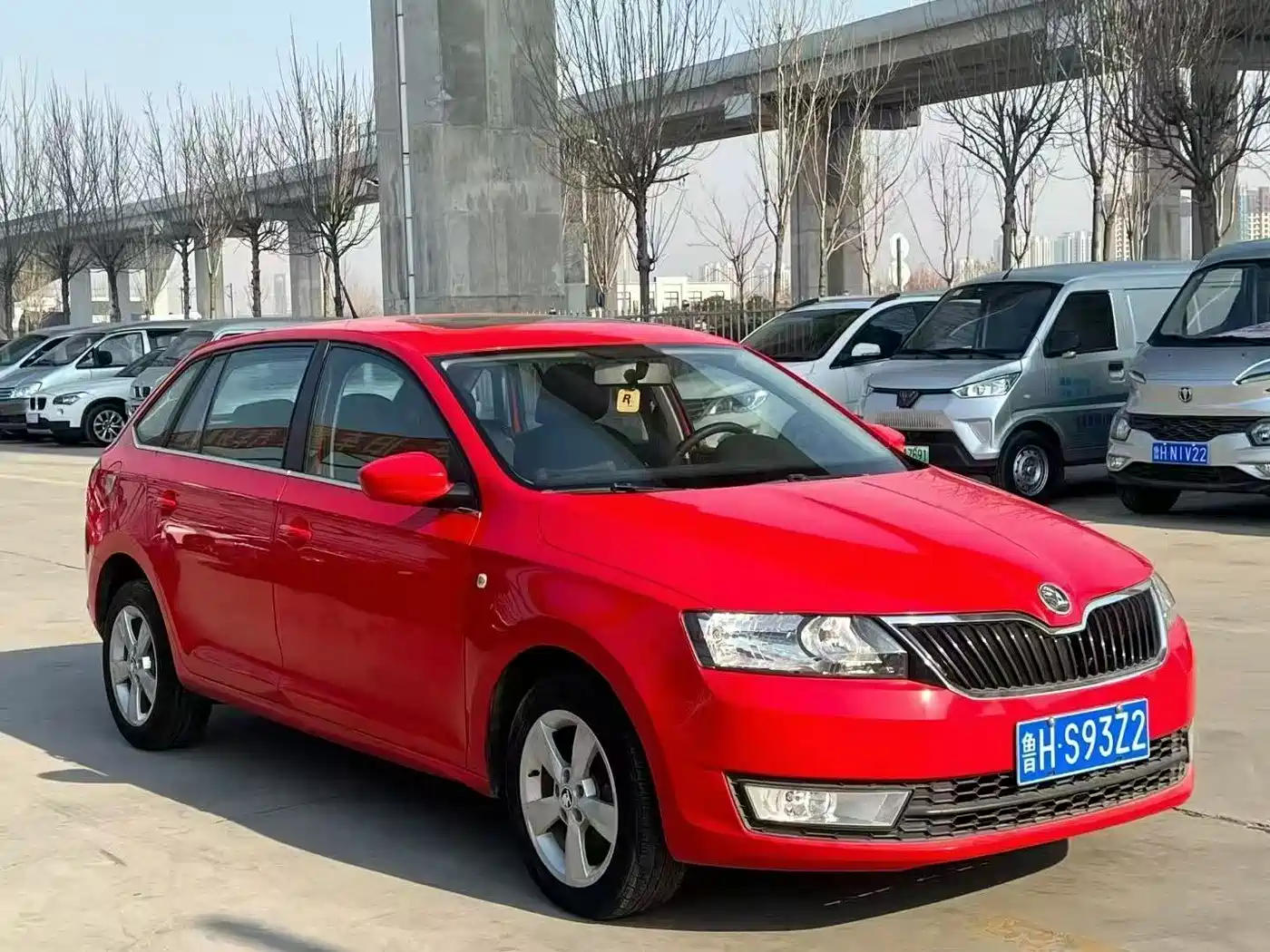 Škoda Skoda Rapid Spaceback 2016 Facelift 1.6L Automatic Innovation Edition фото 4