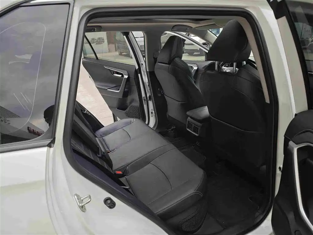 Toyota Wildlander 2023 2023 Hybrid 2.5L E-CVT AWD Premium Edition