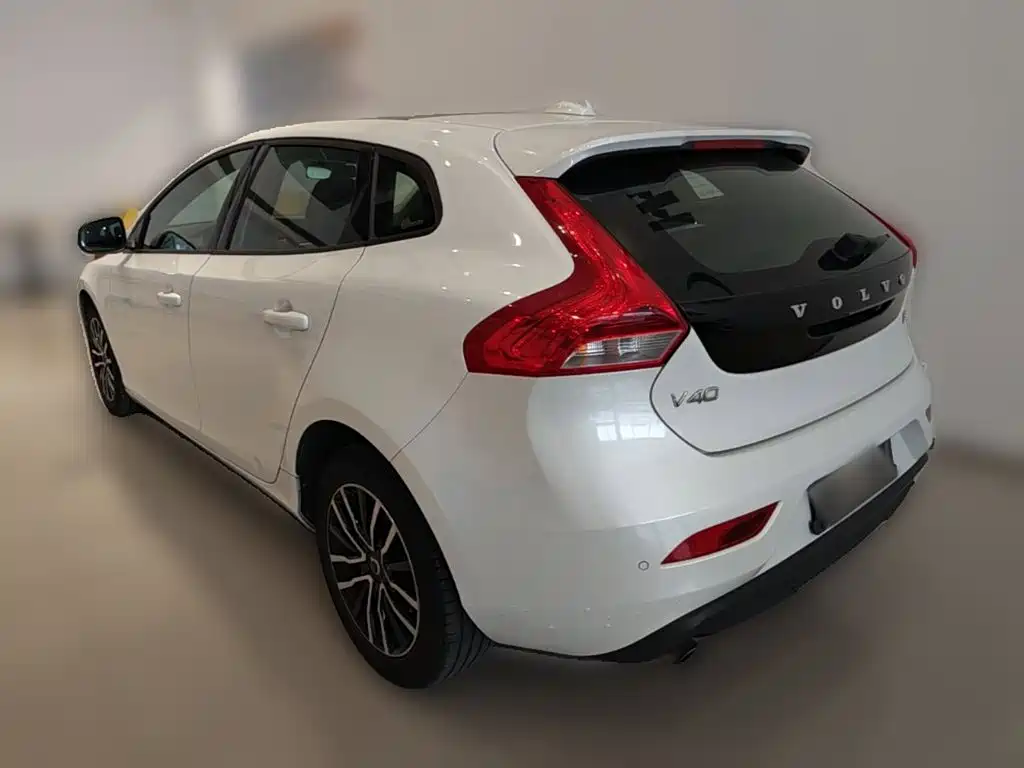 Photo 7 - Volvo V40