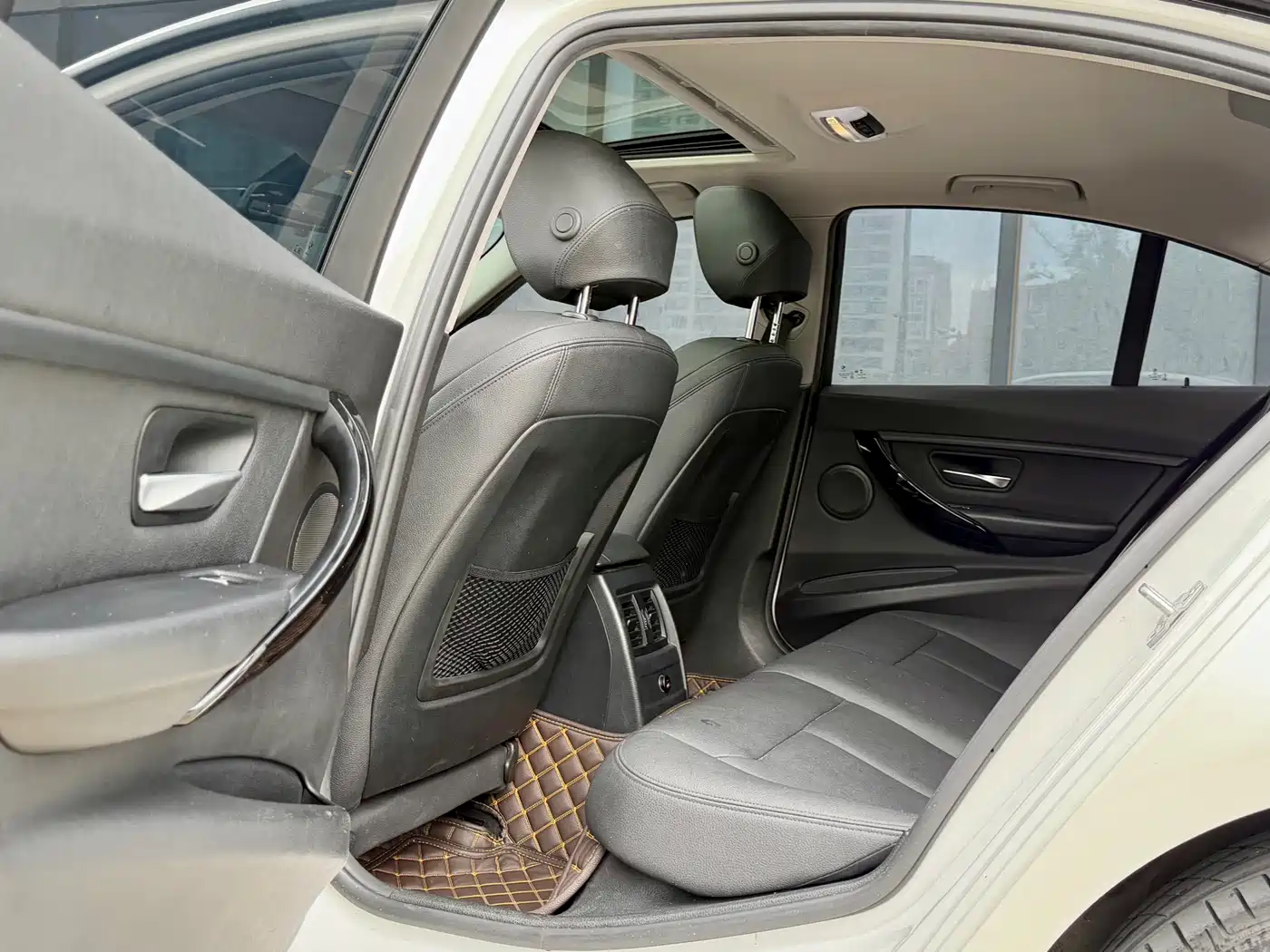 BMW 3 Series 2017 318i Fashion фото 7