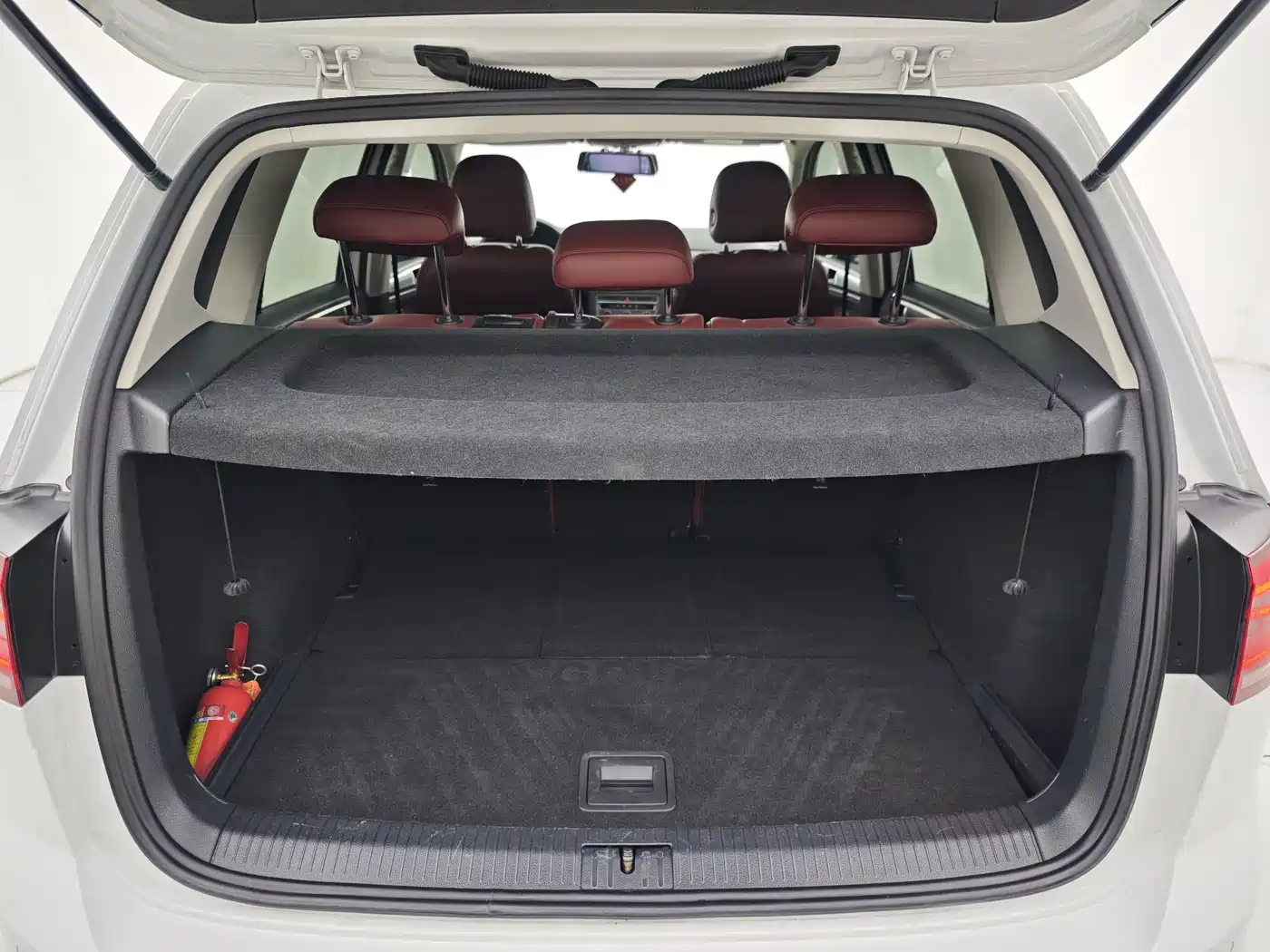 Volkswagen Golf Sportsvan 2018 1.6L Automatic Comfort фото 28