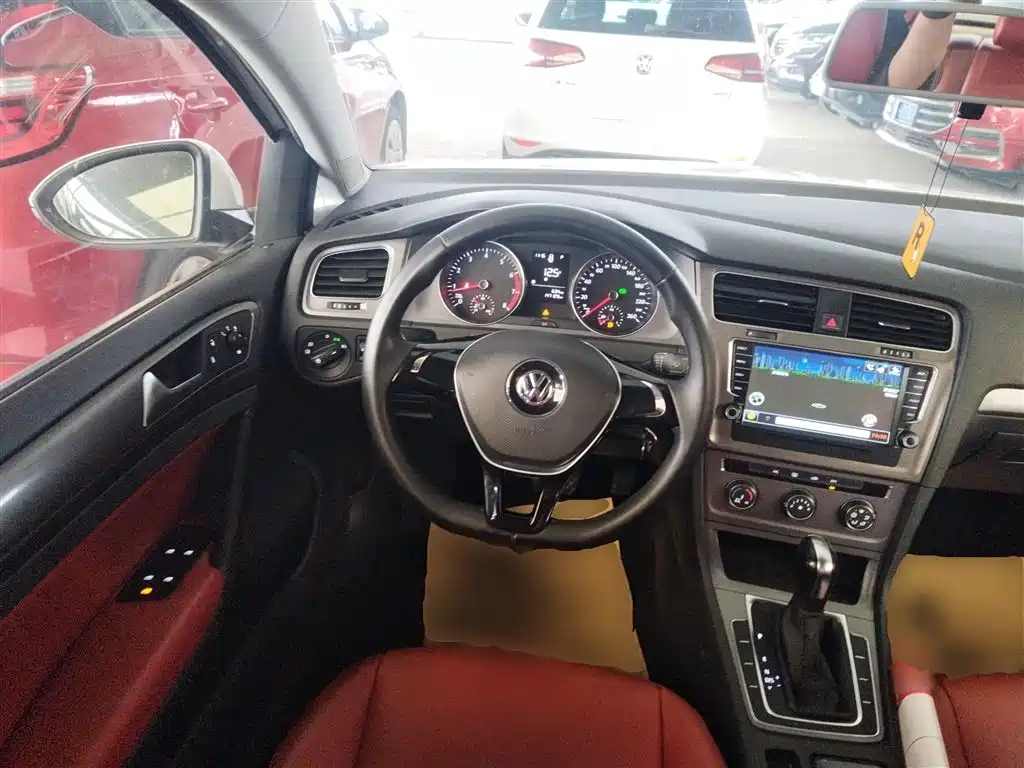 Volkswagen Golf 2016 1.6L Automatic Fashion фото 11