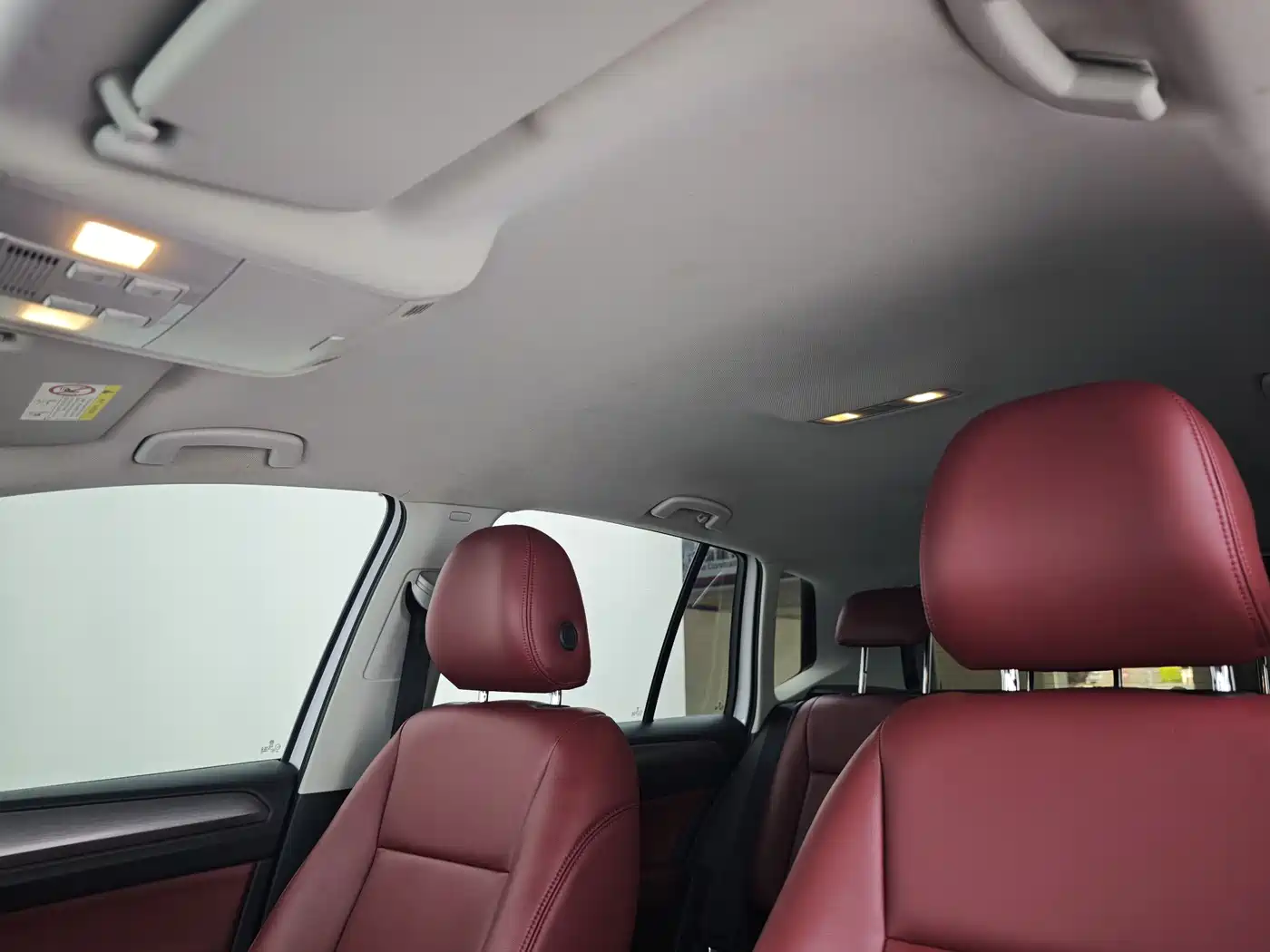Volkswagen Golf Sportsvan 2018 1.6L Automatic Comfort фото 24