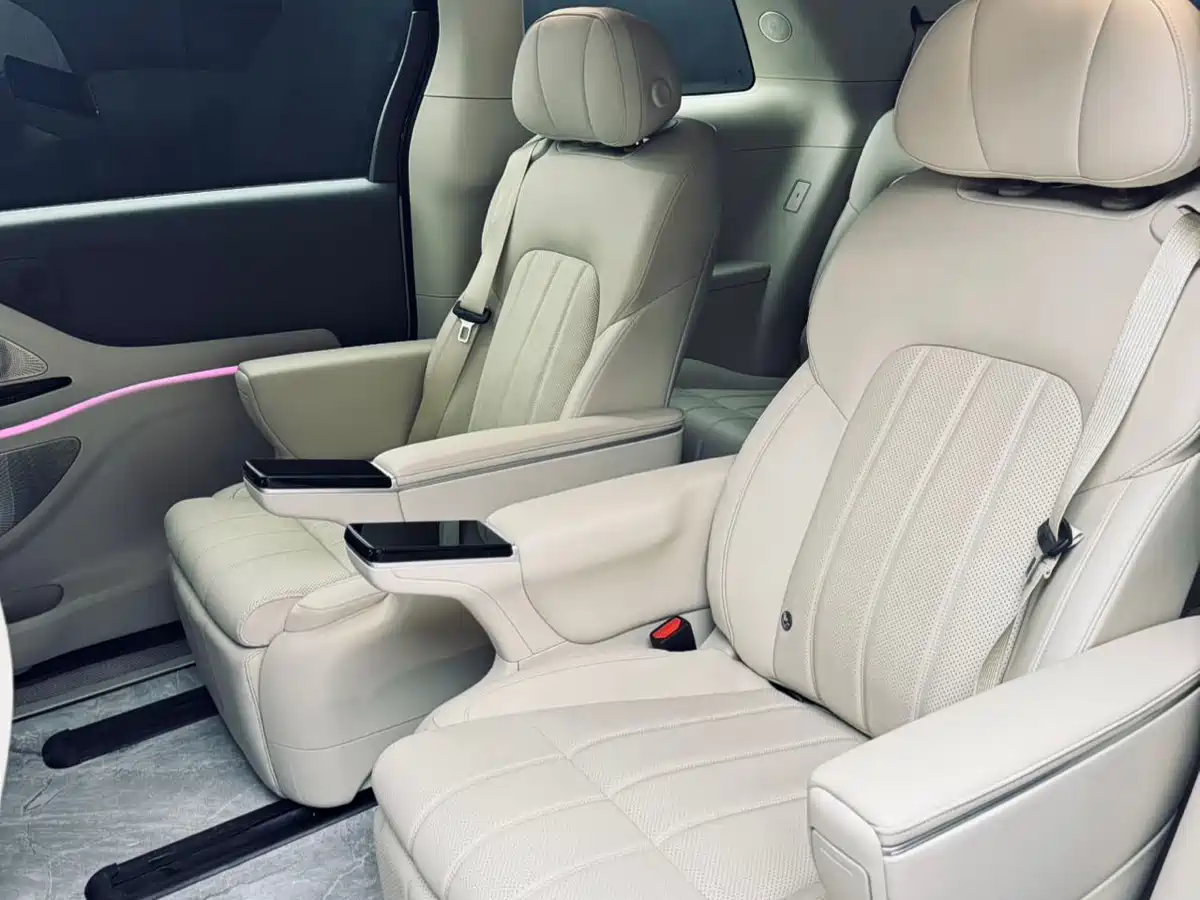 Voyah Auto Voyah Dreamer 2025 PHEV 4WD Kunpeng Premium Edition фото 6