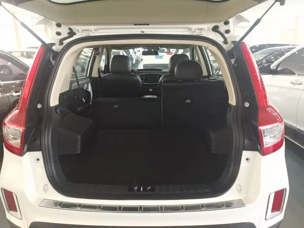 Geely Emgrand X6 2016 2016 1.8L Manual Luxury