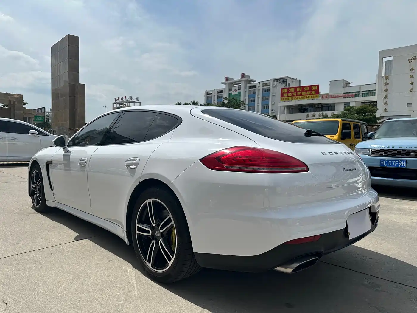 Porsche Panamera 2014 Panamera 4 3.0T фото 6