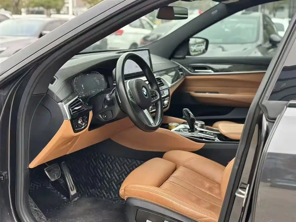 BMW 6 Series GT 2022 Model 630i M Sport Package фото 4