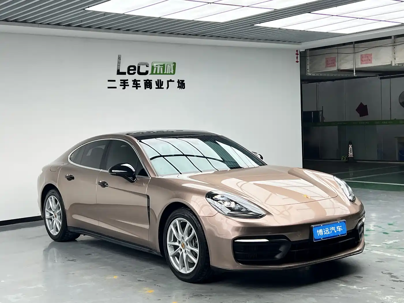 PORSCHE PANAMERA