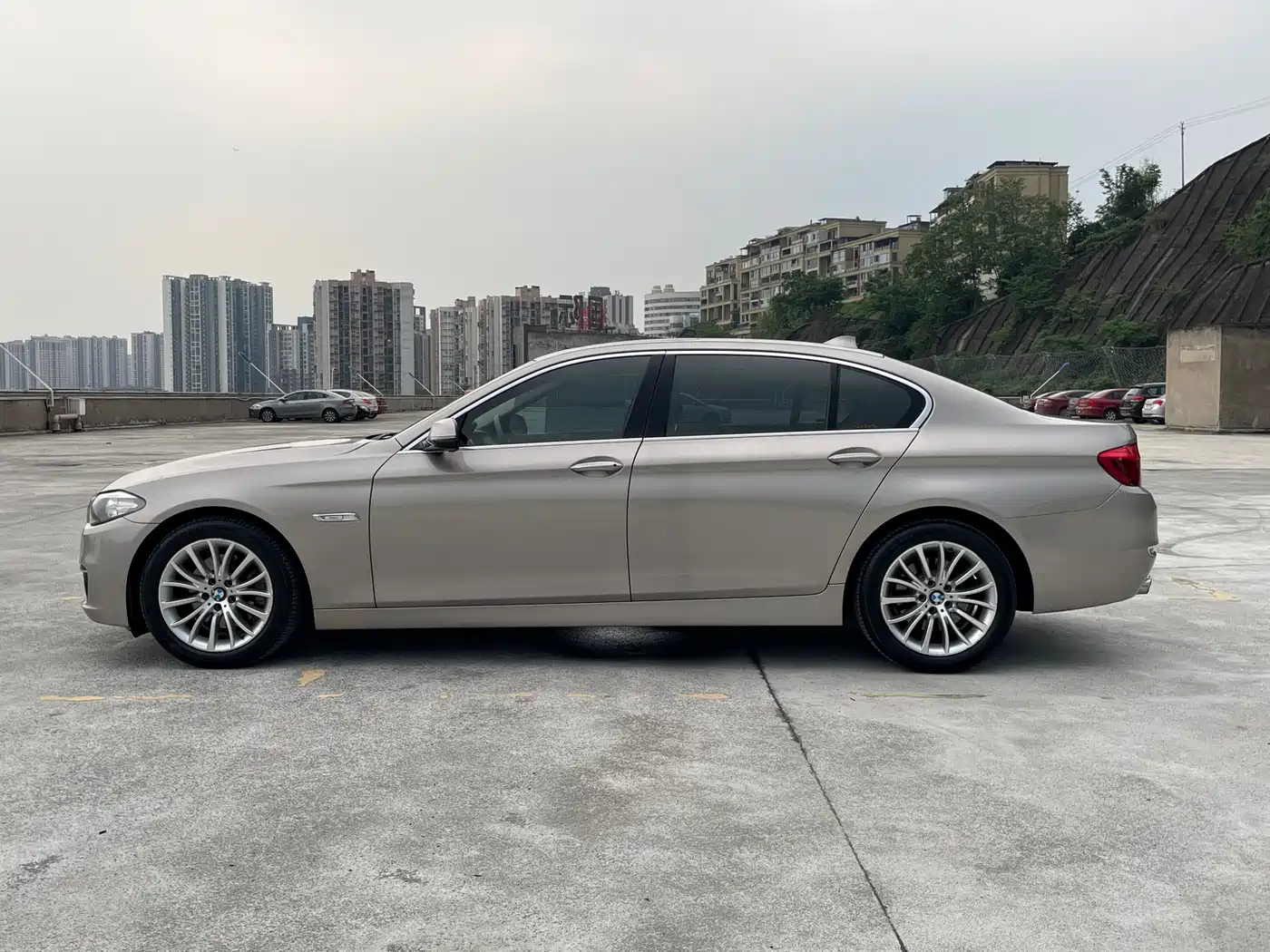 BMW 5 Series 2014 525Li Luxury Design Package фото 4