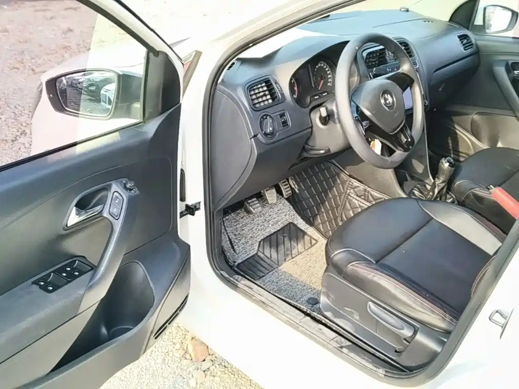 Фото 16 - Volkswagen Polo