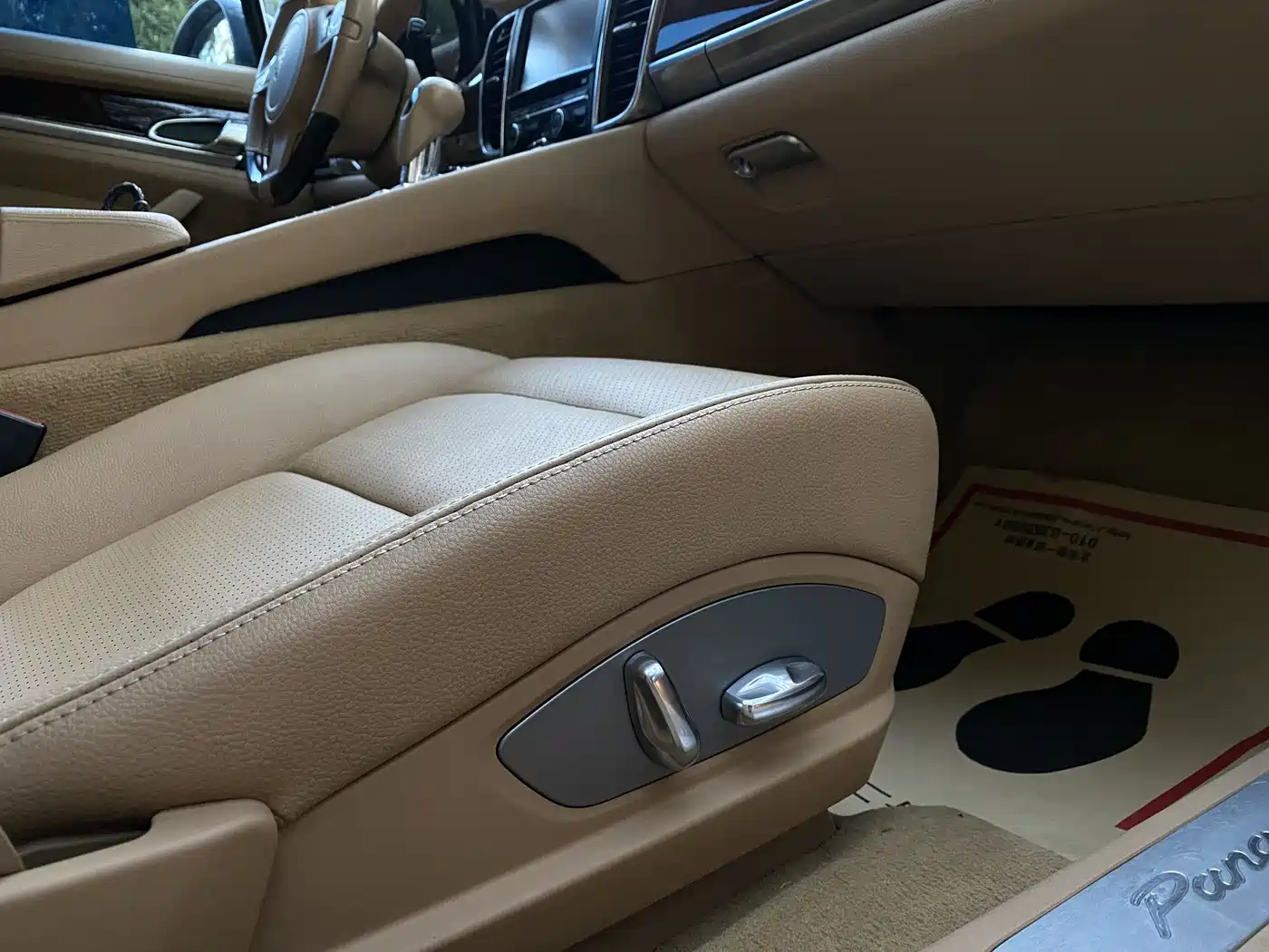 Porsche Panamera 2013 Panamera 4 Platinum Edition 3.6L фото 7