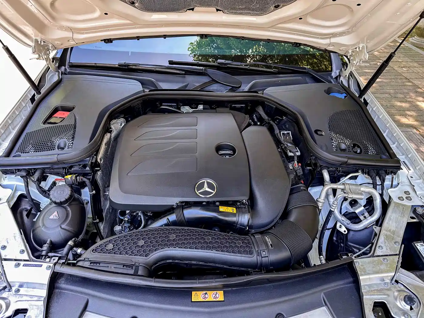 Mercedes-Benz CLS 2023 Model CLS 300 Sport Version фото 16