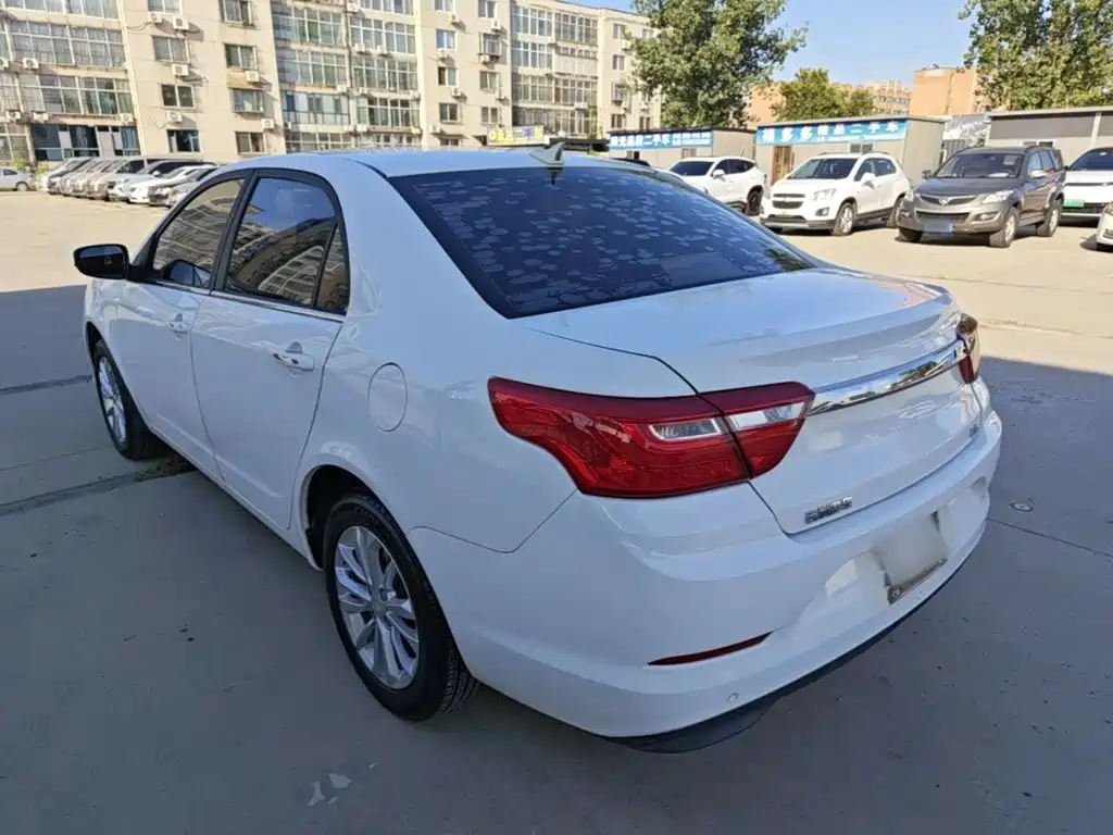Фото 5 - Geely Vision