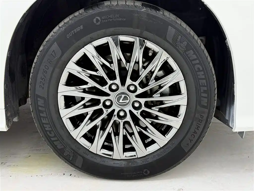Toyota Alphard 2019 Hybrid 2.5L Premium Edition фото 24