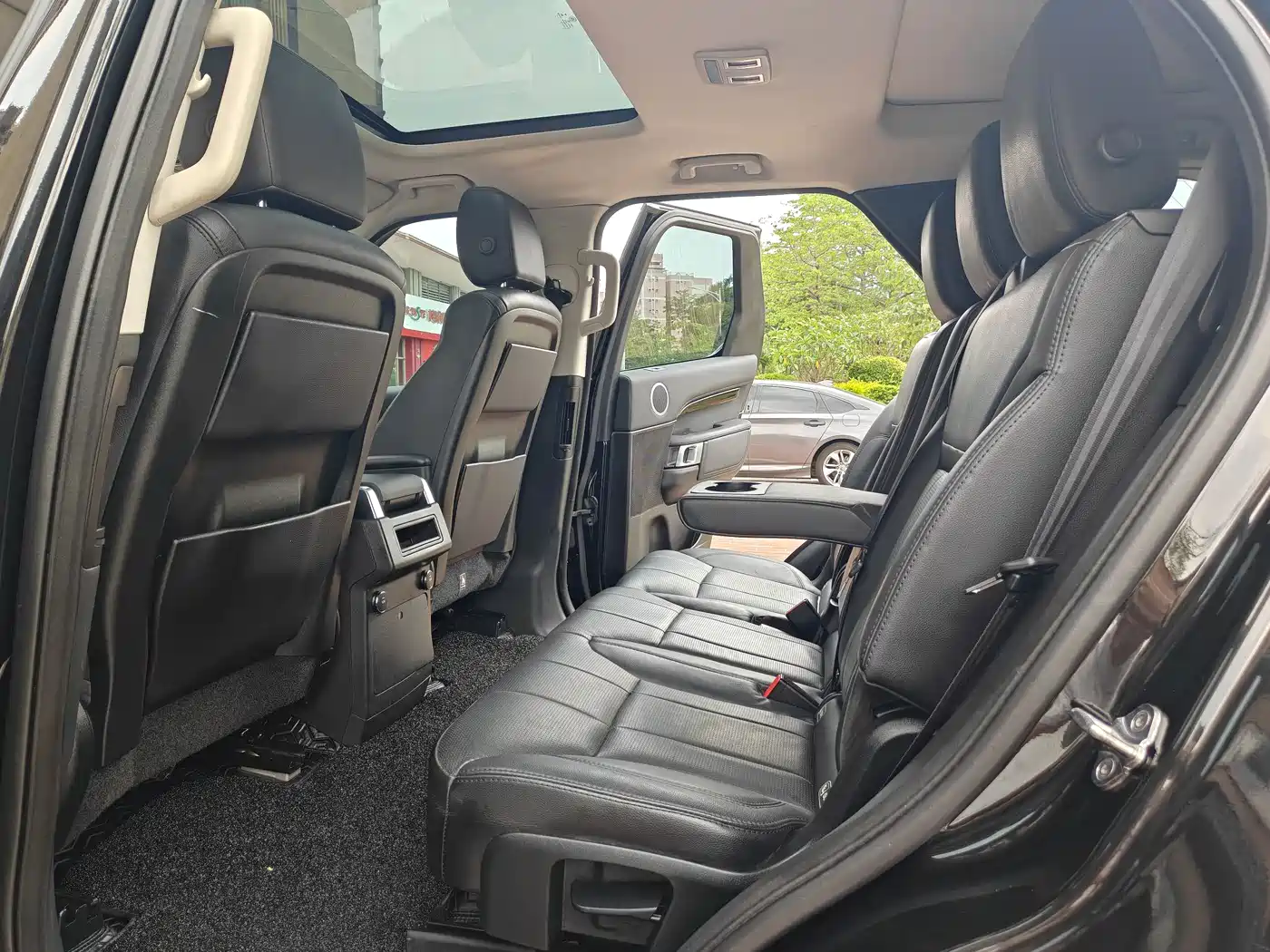 Land Rover Discovery 2017 3.0 SC V6 SE фото 12