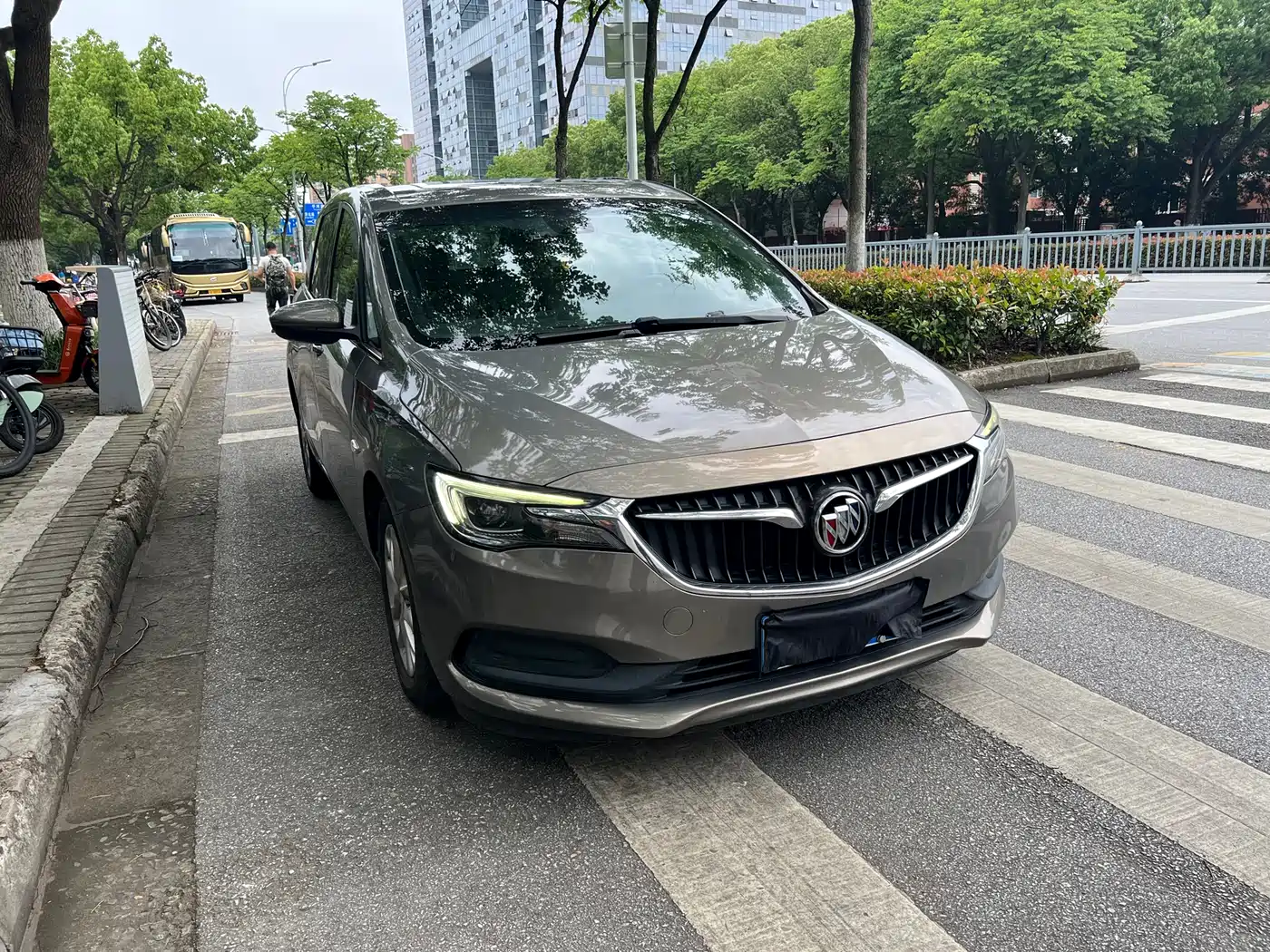 Buick GL6 2018 18T 6-Seater Luxury фото 3