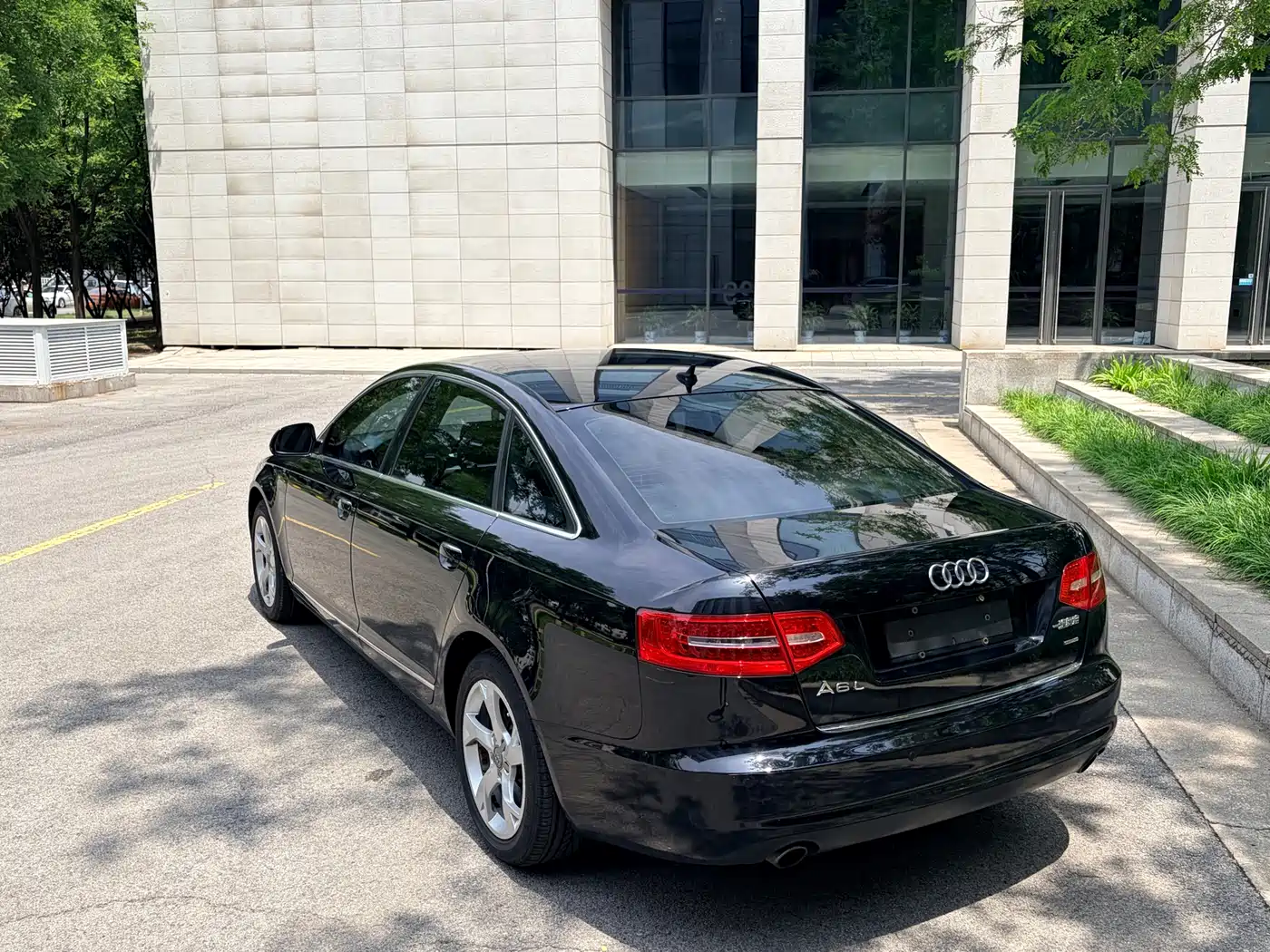 Audi A6L 2010 3.0 TFSI quattro Luxury фото 4