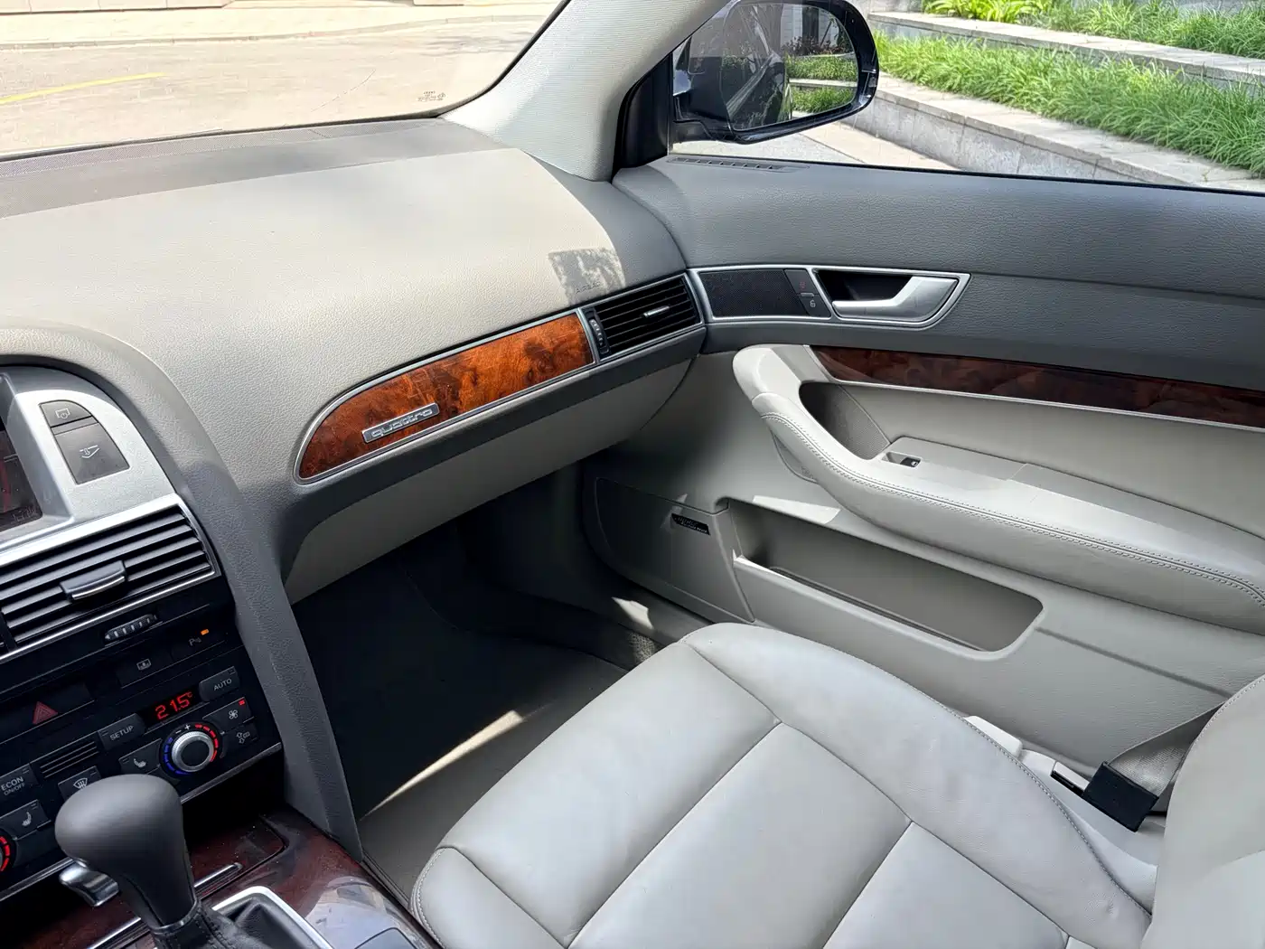 Audi A6L 2010 3.0 TFSI quattro Luxury фото 17