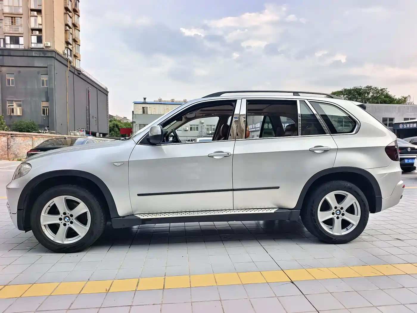 BMW X5 (Import) 2008 Model xDrive30i Luxury фото 4