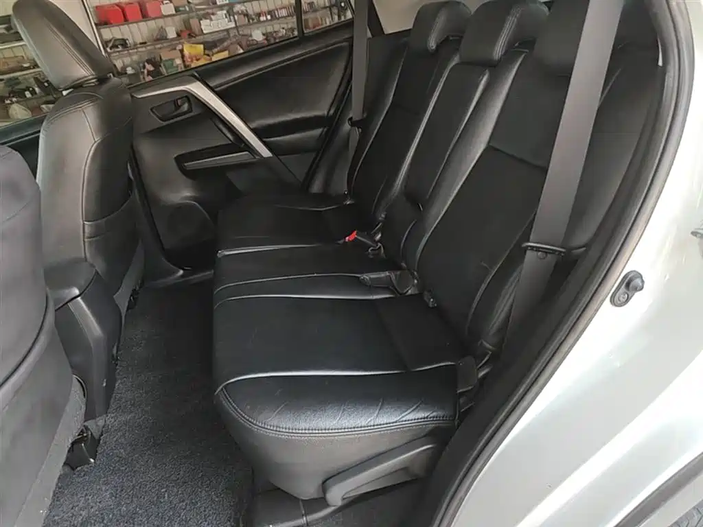 Toyota RAV4 Rongfang 2016 2.0L CVT 2WD Trend (China V) фото 17