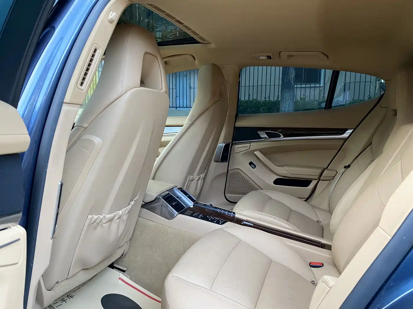 Porsche Panamera 2013 Panamera 4 Platinum Edition 3.6L фото 17