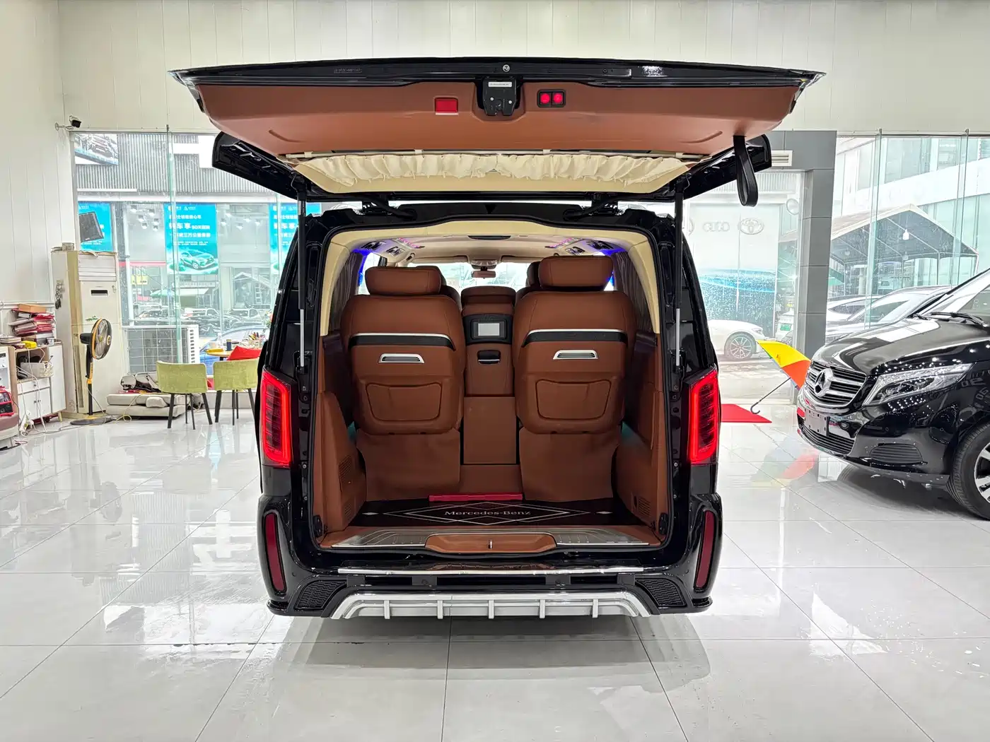 Mercedes-Benz Vito 2021 2.0T Business Edition 7-seater фото 25
