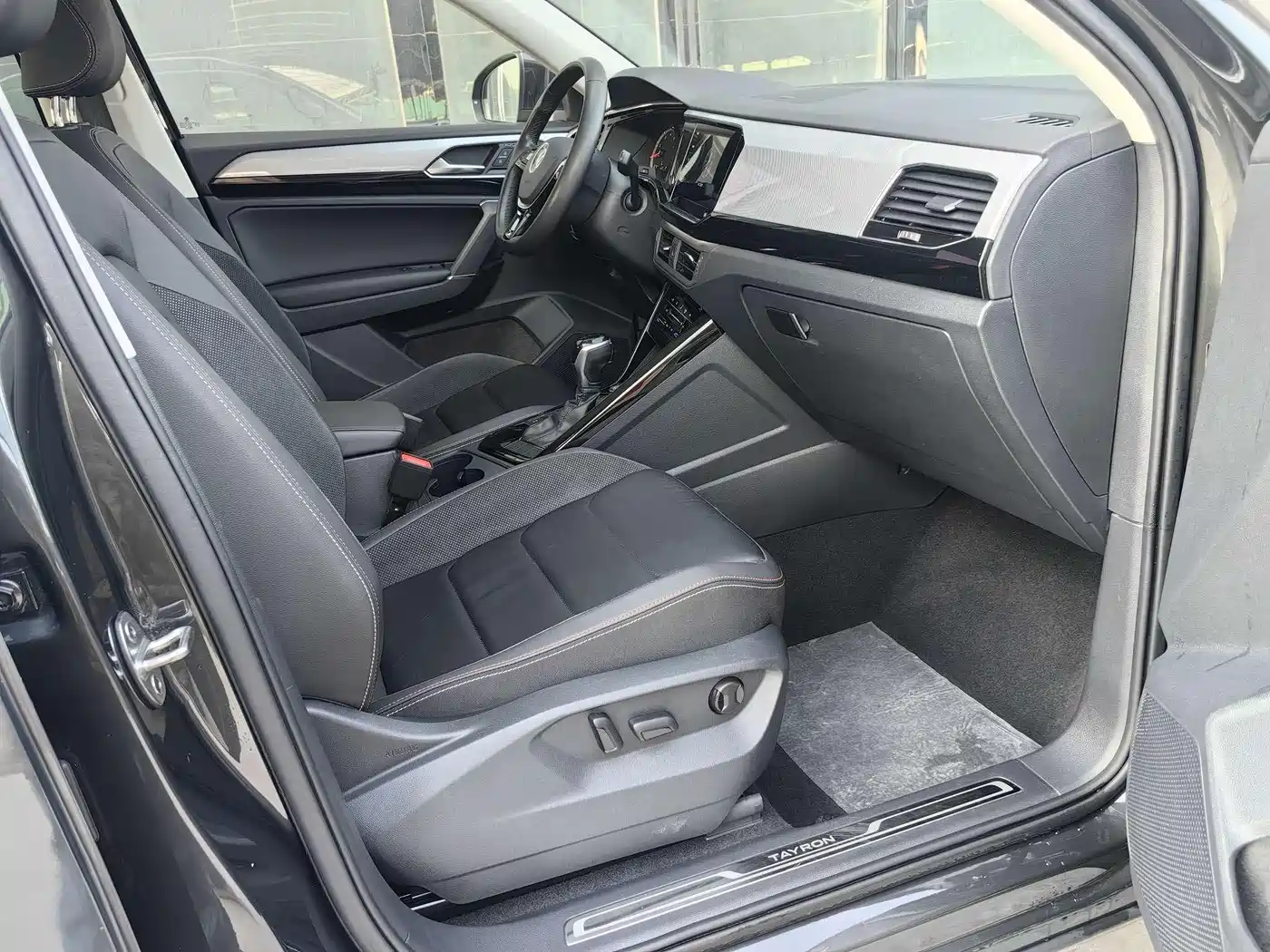 Volkswagen Tayron 2020 330TSI 2WD Luxury Smart Edition фото 9