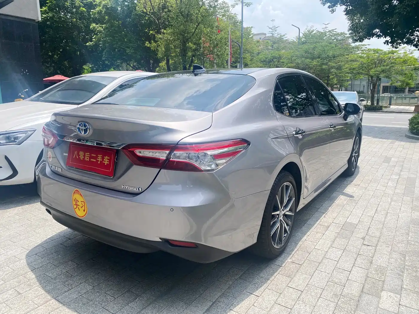 Toyota Camry 2021 Hybrid 2.5HG Luxury Edition фото 8
