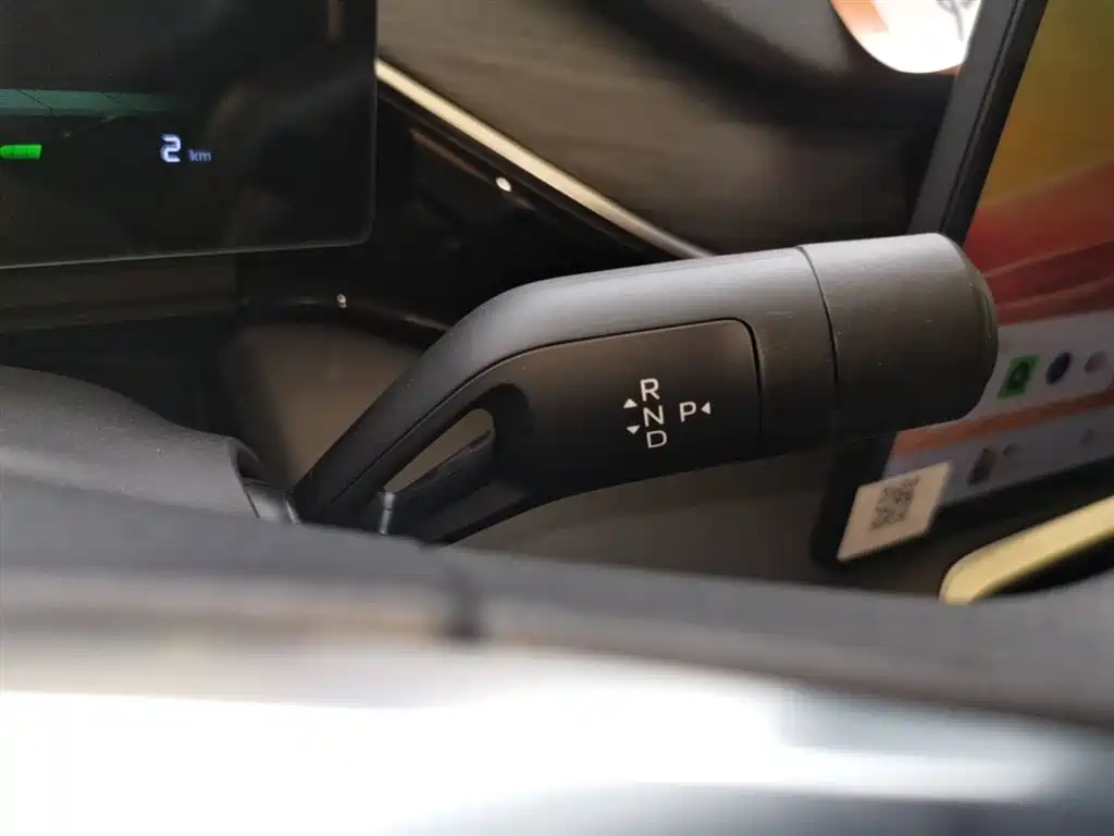 Geely Galaxy Galaxy L6 2025 EM-i 60km Voyage Edition фото 14