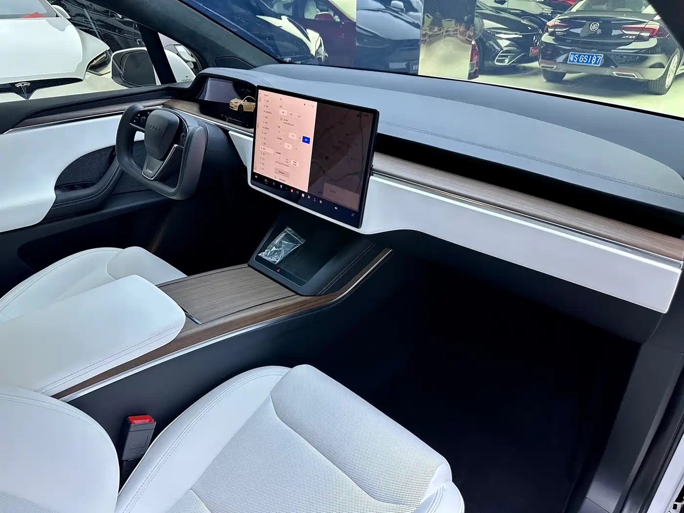 TESLA MODEL X