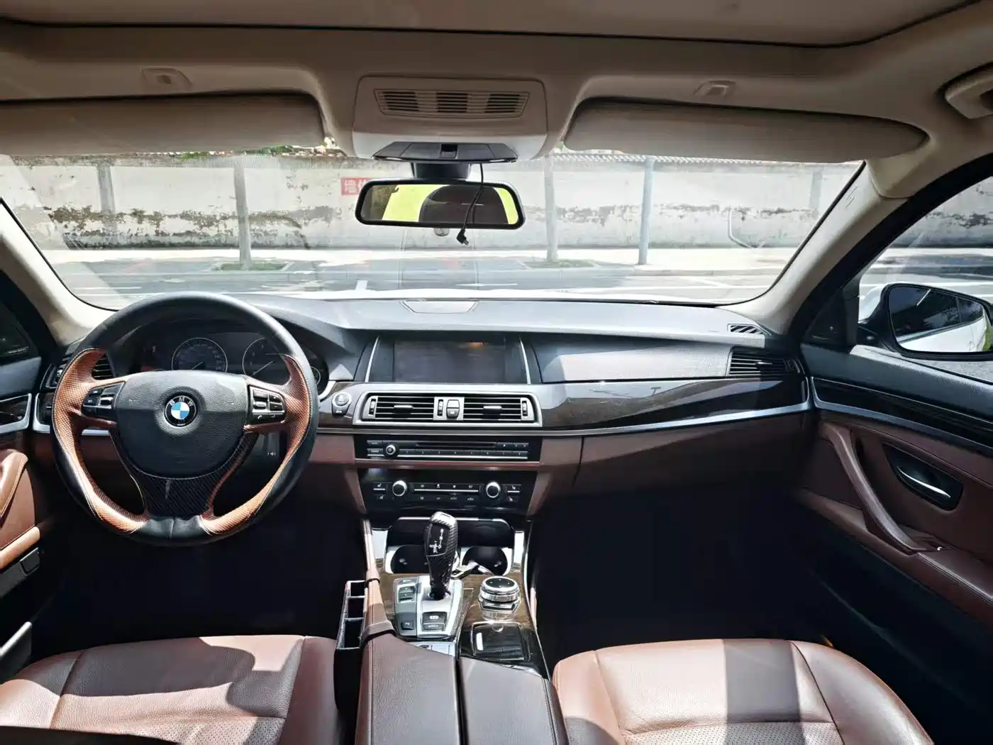 BMW 5 Series 2014 525Li Leading фото 11