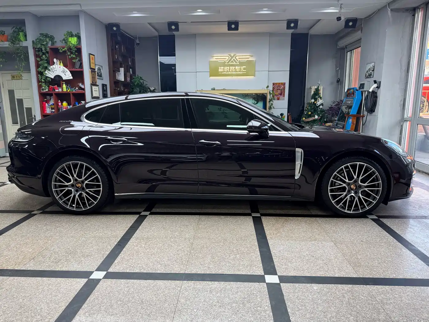 Porsche Panamera 2022 Panamera 4 Executive Long Wheelbase 2.9T фото 4