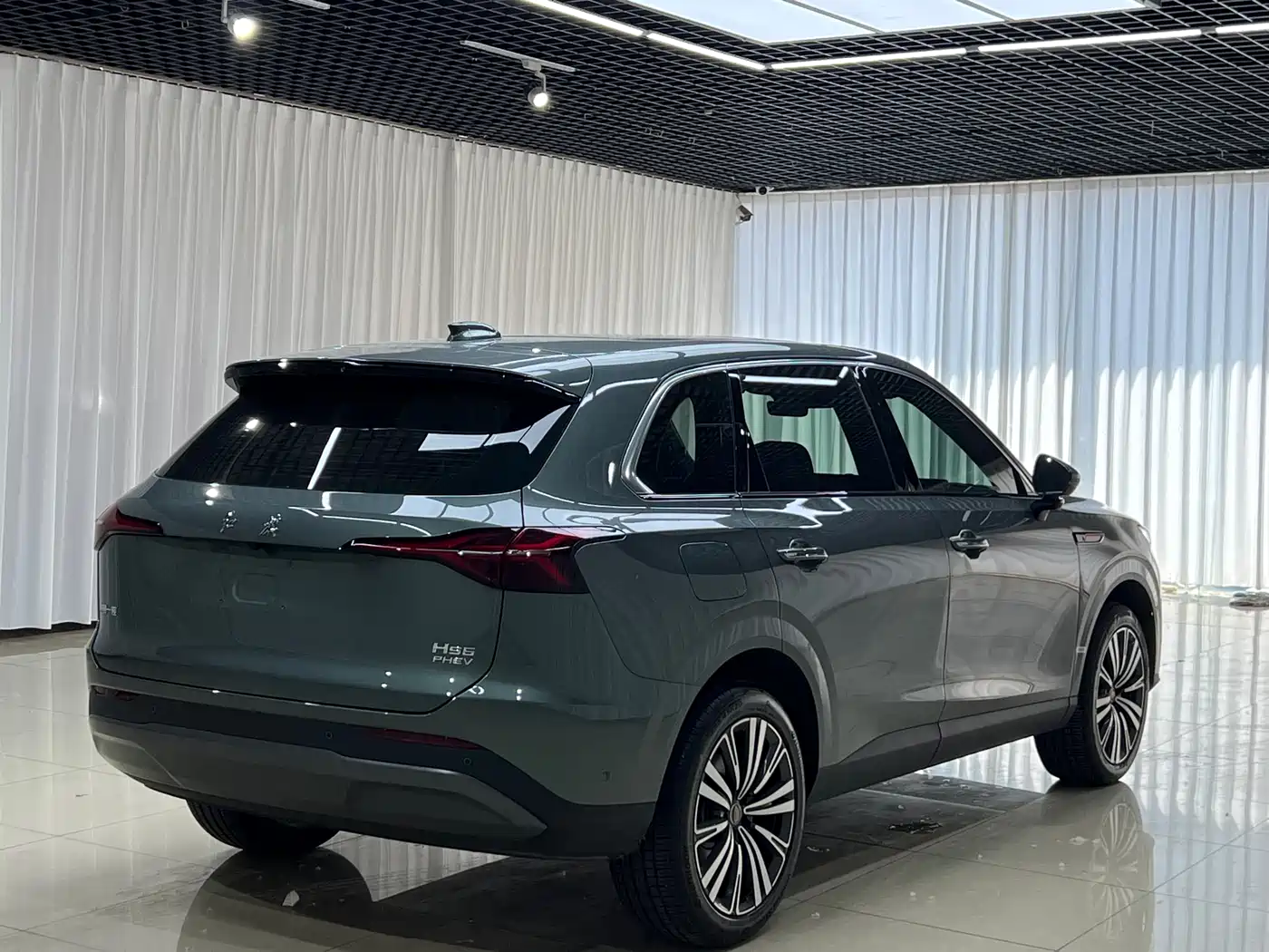 Hongqi HS6 PHEV 2026 Model 220 Intelligent Hybrid Edition фото 4