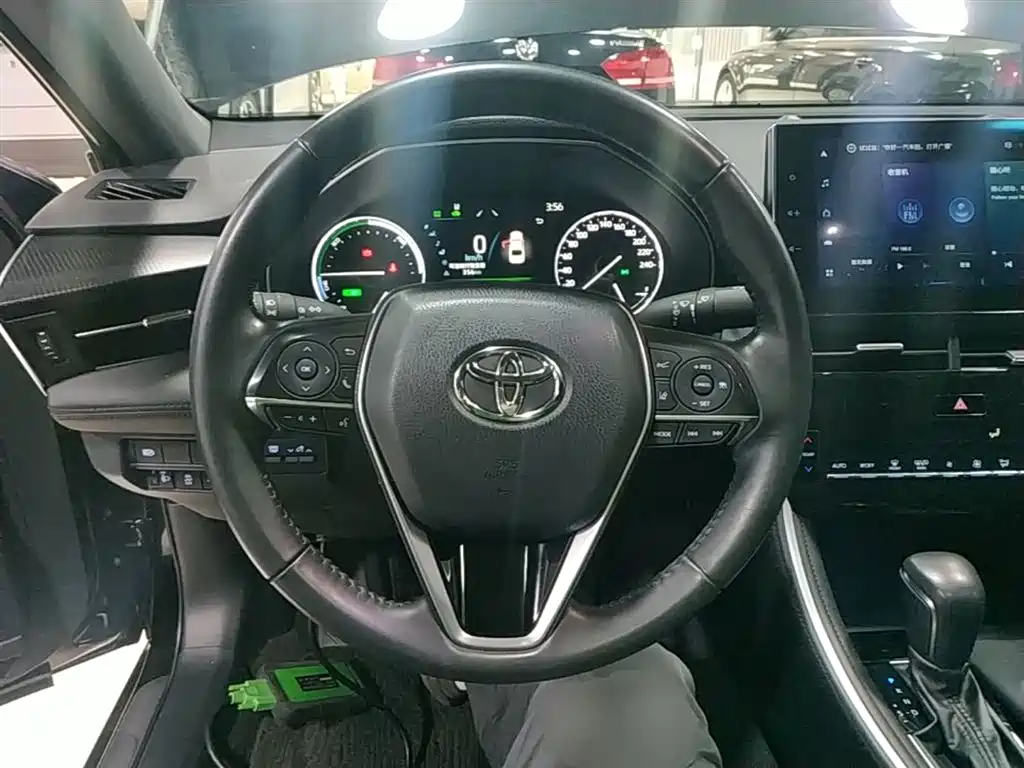 Toyota Avalon 2022 Hybrid 2.5L Luxury Edition фото 11