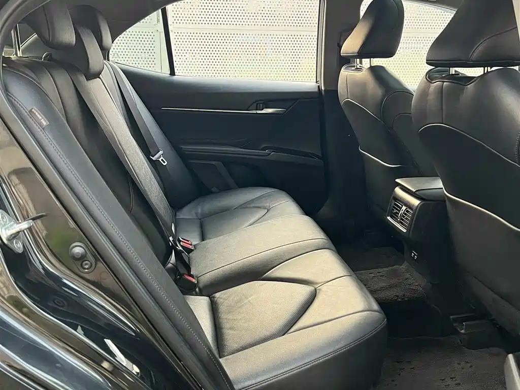 Toyota Camry 2021 2.0G Luxury Edition фото 10