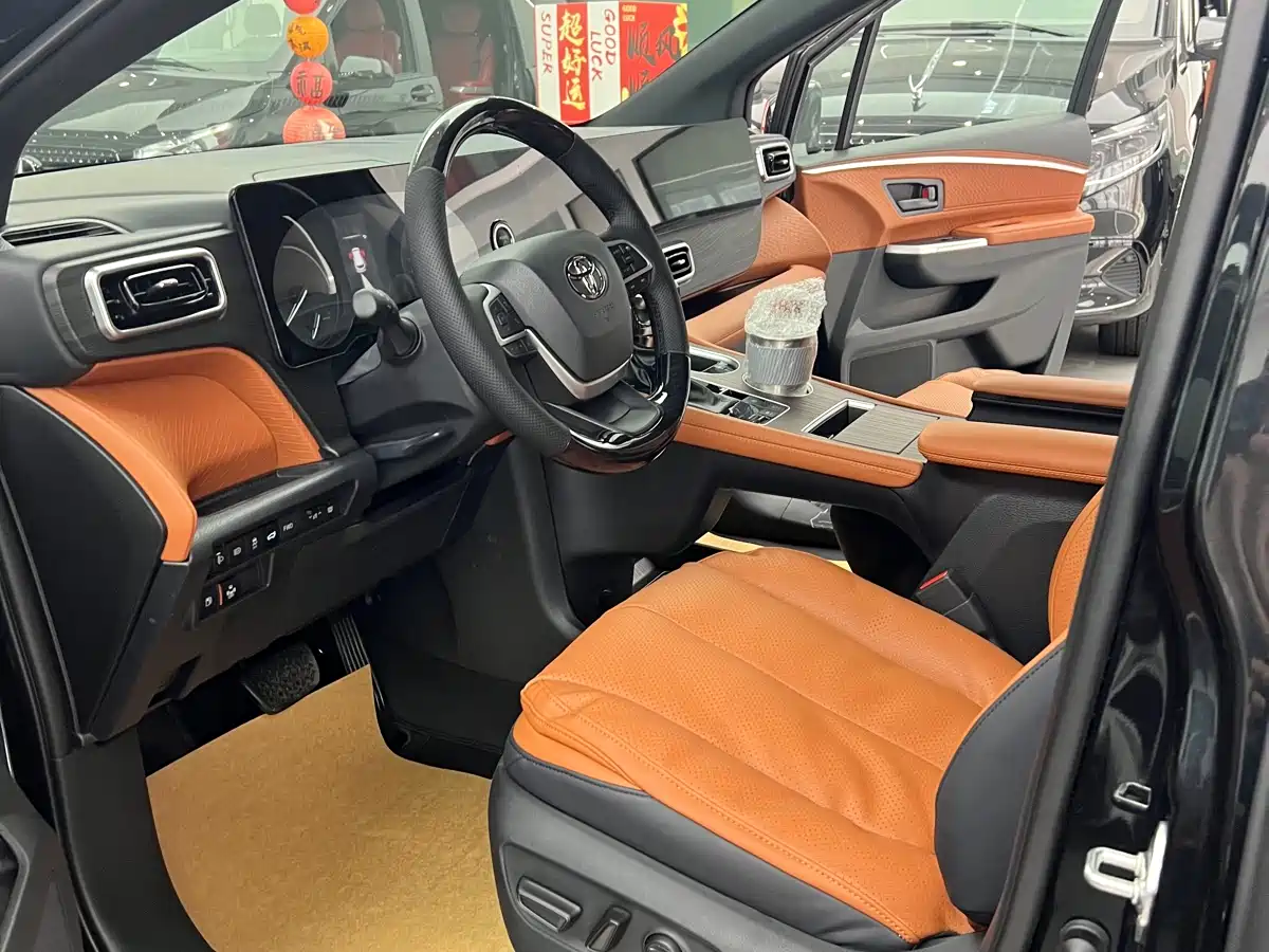 Toyota Granvia 2026 Model 2.5L Hybrid Comfort Edition фото 5