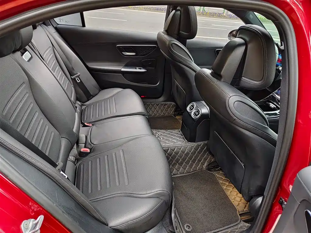 Фото 11 - Mercedes-Benz C-Class