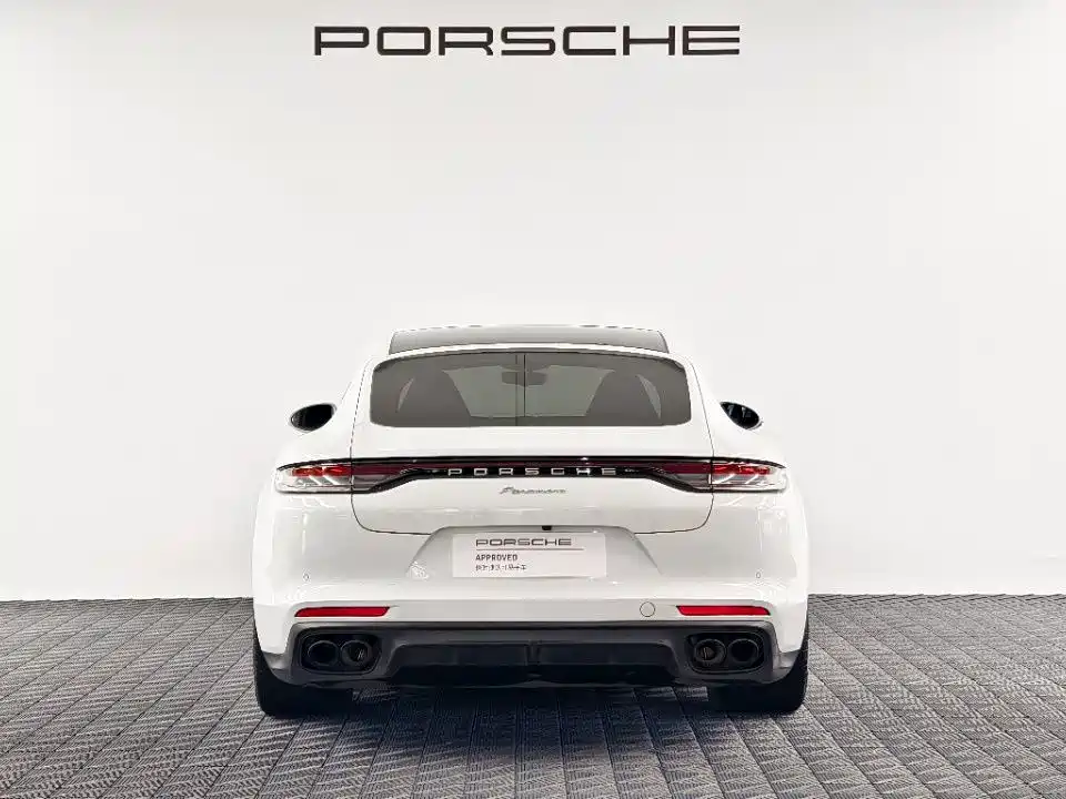 Фото 3 - Porsche Panamera