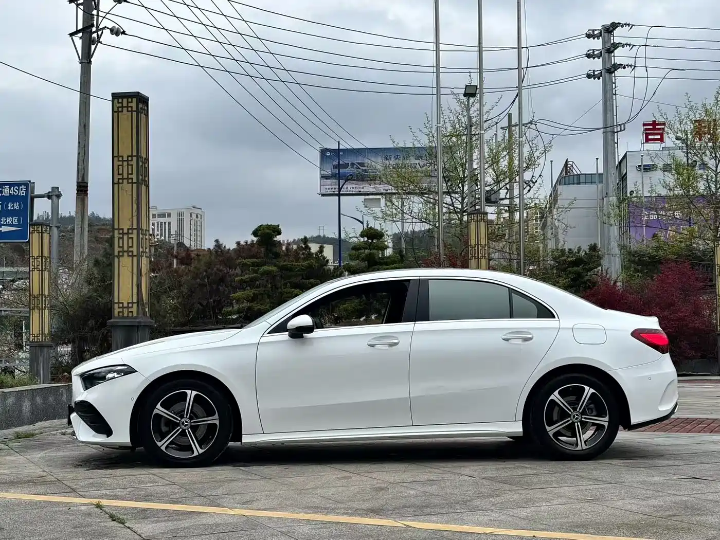 Mercedes-Benz A-Class 2023 A 200 L Fashion фото 7