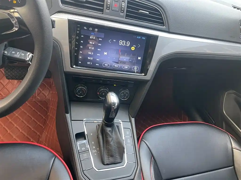 Volkswagen Lamando 2018 230TSI DSG Trend Edition фото 17