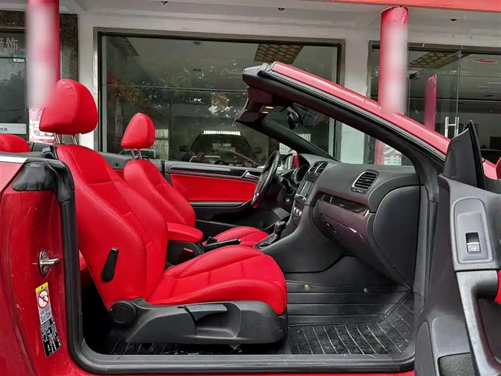 Volkswagen Golf (Import) 2012 1.4TSI Luxury Convertible Edition фото 10
