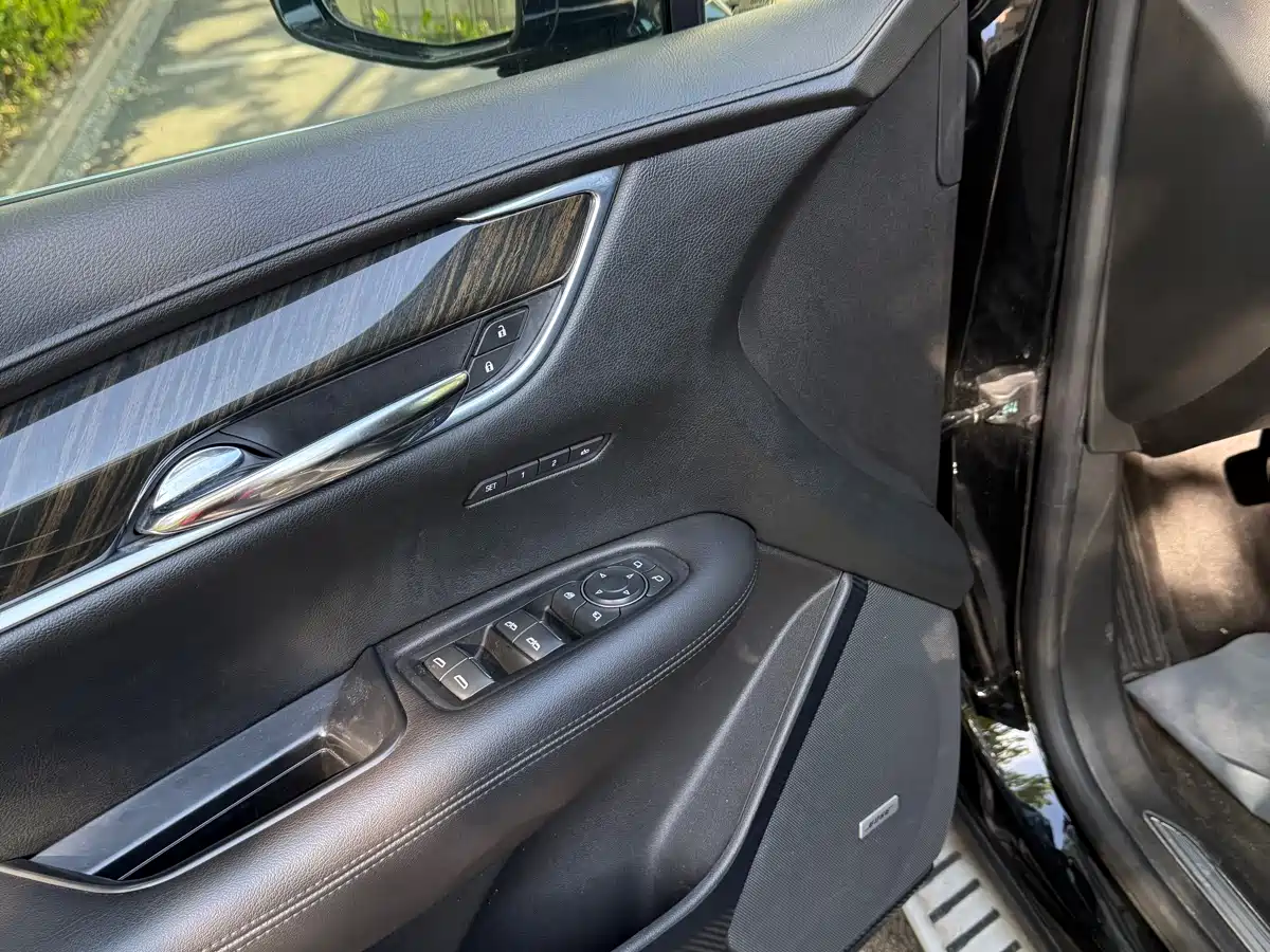 Cadillac XT5 2018 28T 4WD Luxury фото 6