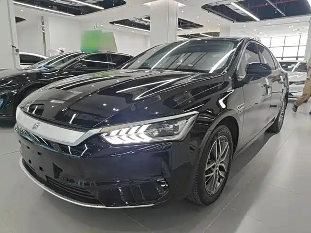 BYD Qin PLUS Чемпион, EV 510KM, Лидер