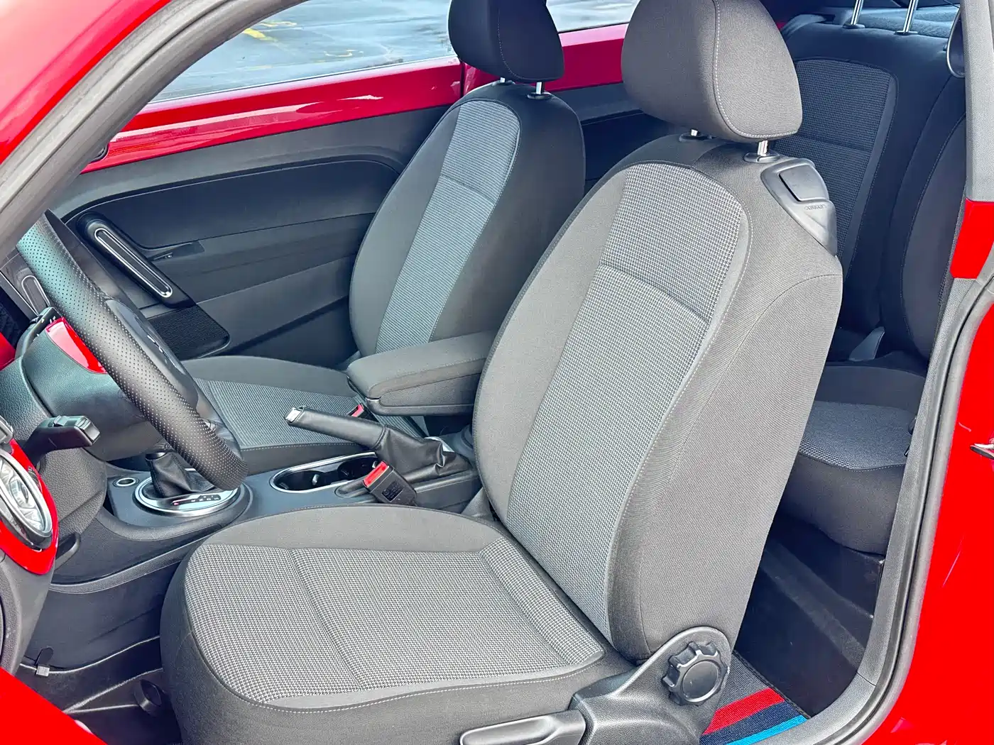 Volkswagen Beetle 2014 1.2TSI Fashion Edition фото 9