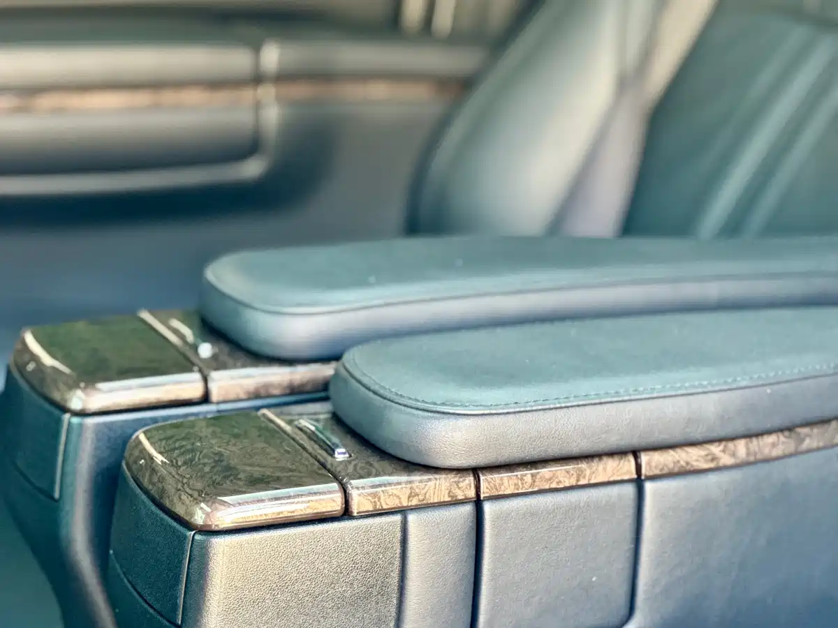 Toyota Alphard 2021 Hybrid 2.5L Premium фото 40