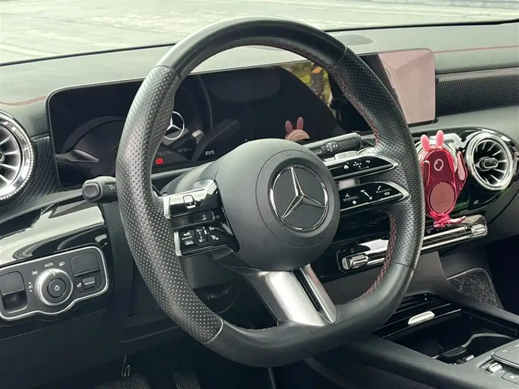 Mercedes-Benz A-Class 2024 A 200 L Fashion Edition фото 3