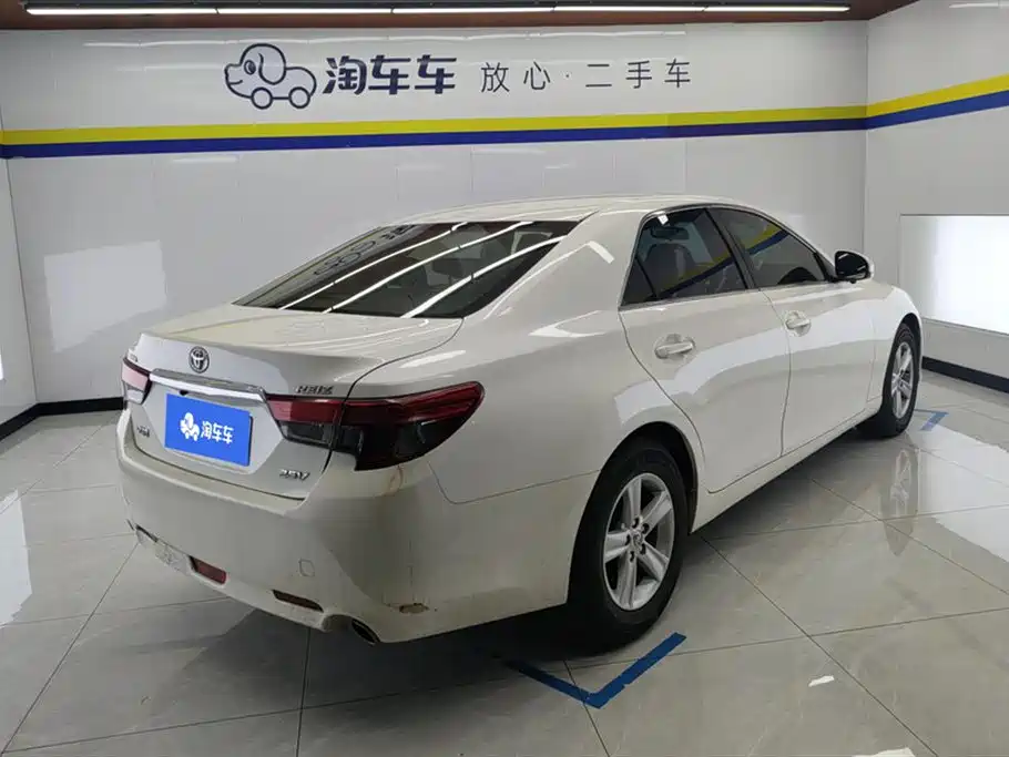 Toyota Reiz 2013 2.5V Elite Edition фото 3